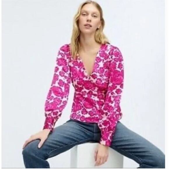 J.Crew Barbie Pink Floral Print Deep V-neck Faux Button Front Fitted Blouse // 2 - Picture 4 of 13